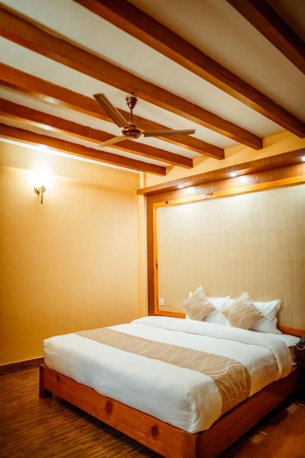 Paradise Boutique Hotel Pokhara Bagian luar foto